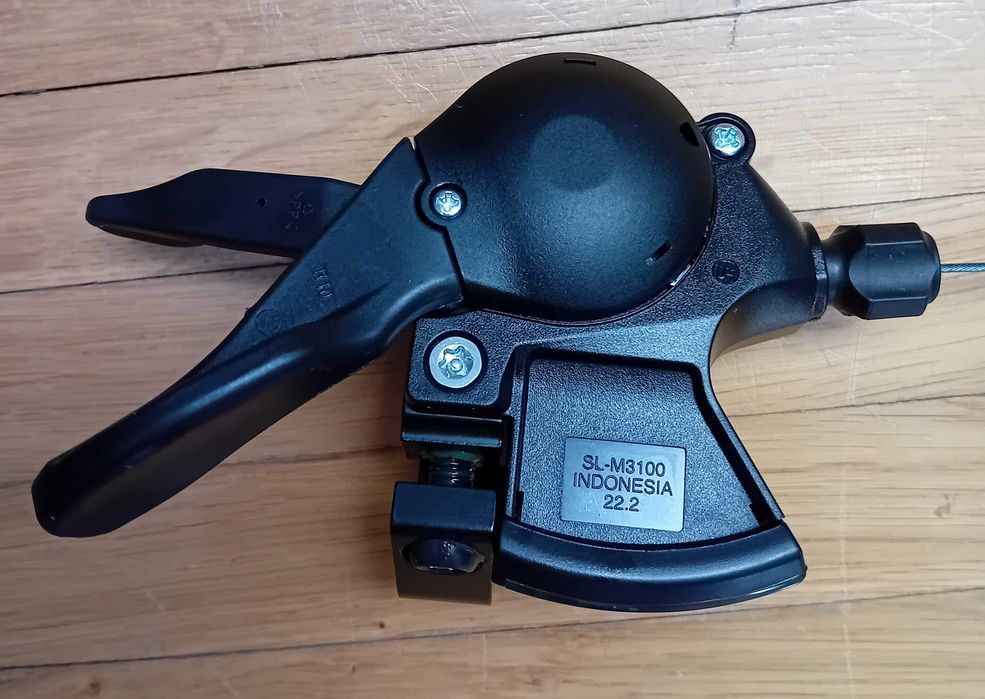 Manetka,dźwignia przerzutki Shimano Alivio SL-M3100 prawa, 9-biegowa.