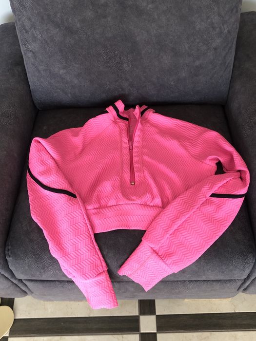 Укорочена спортивна кофтинка