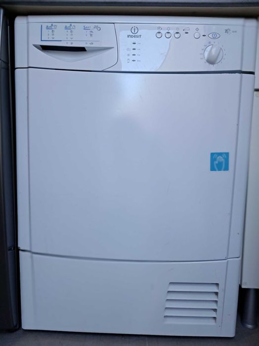 Máquina de secar roupa Indesit