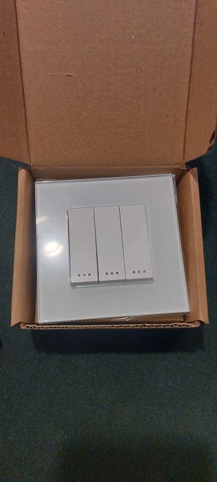 włącznik światła mechaniczny biały trzy włączniki