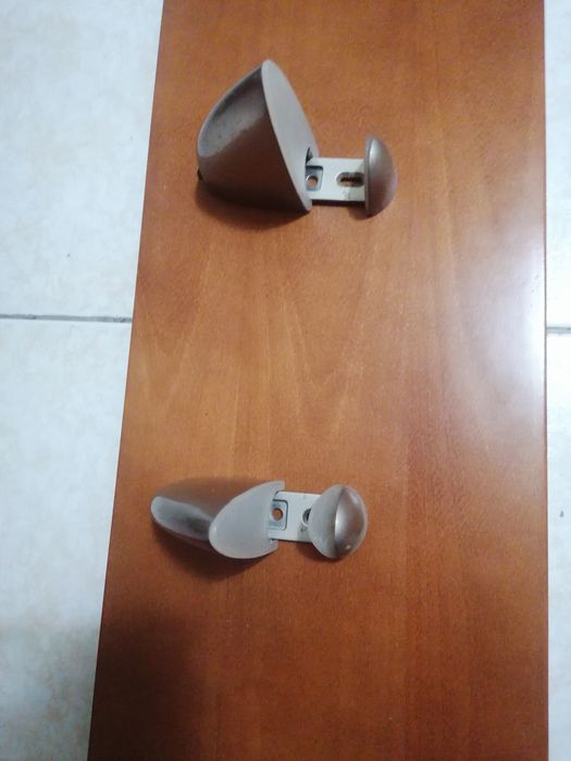 Parteleira de parede nova facil de aplicar e fácil de tirar para limpar