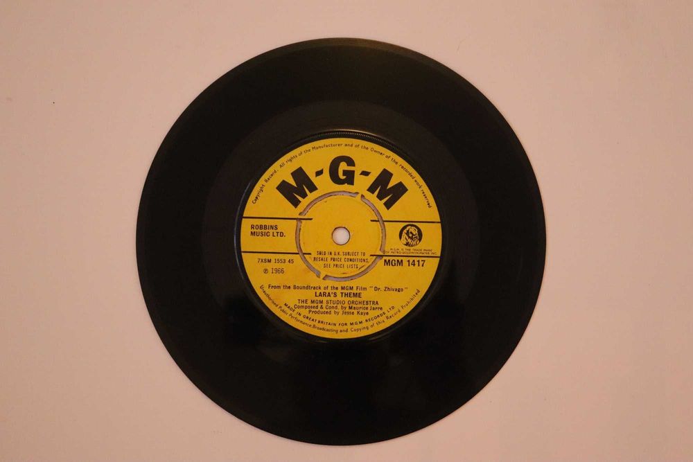 Vinil MGM Singing Strings - Lara's theme / Sventytski's Waltz (1966)