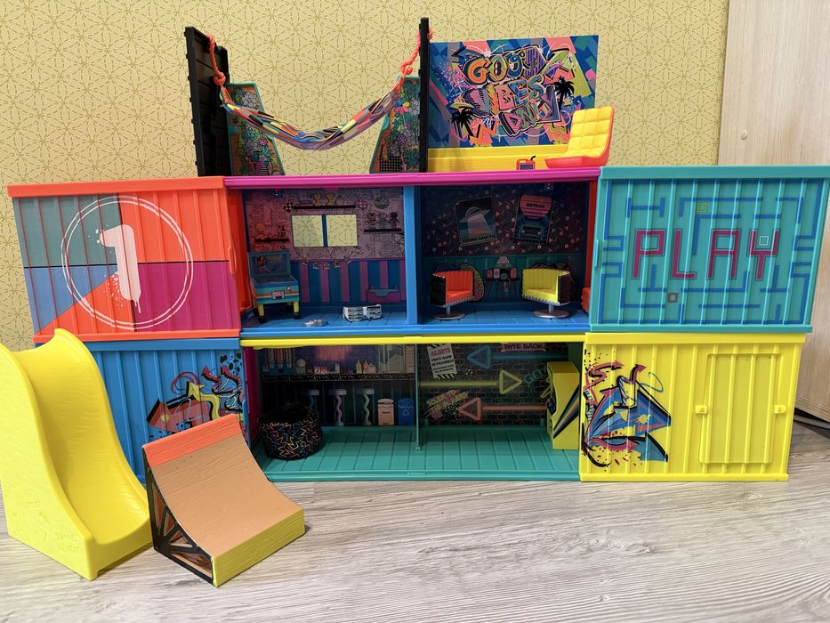 Будинок для ляльок LoL