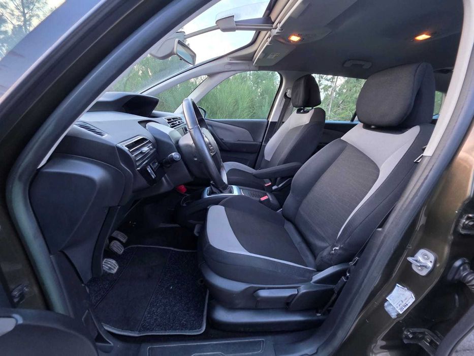 Carro de 7 lugares em ótimas condições