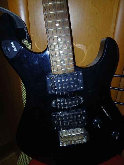 Електрогітара Yamaha ERG 121