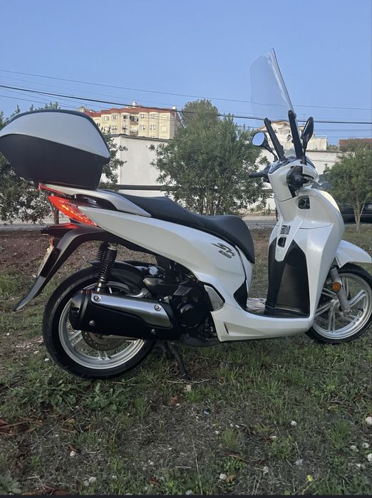 Honda SH 300i Scooter