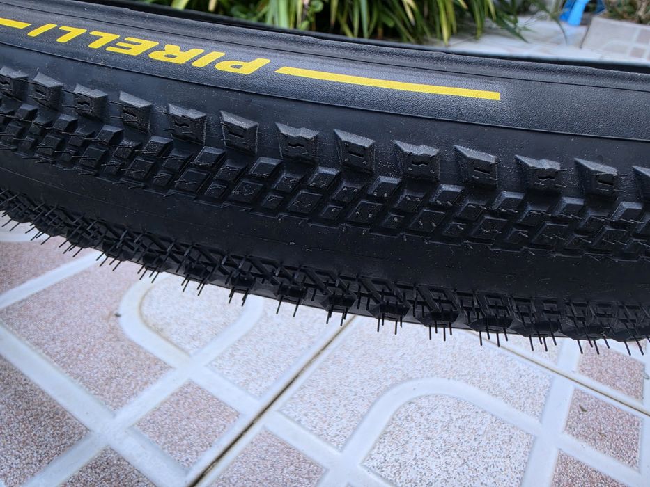 Vendo 2 pneus pirelli rh gravel 45mm