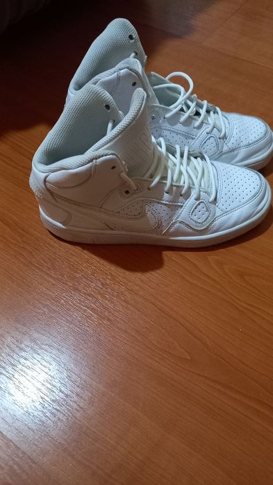 Ténis brancos  Nike   36