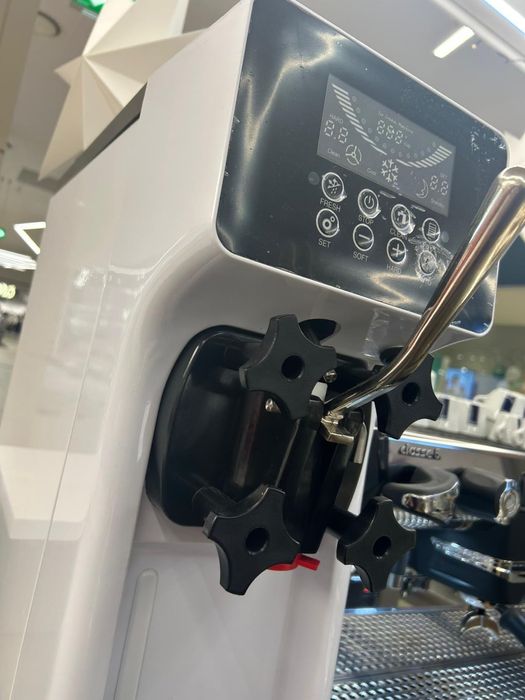 Máquina de gelado automática