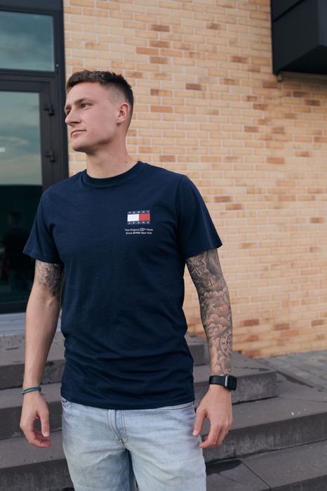Футболка Tommy Jeans slim essential flag t-shirt in navy