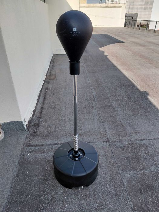 Saco Boxe Domyos com Base Lastrada em Preto