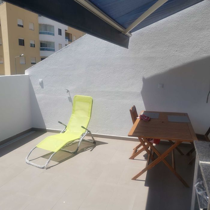 Moradia V5 a 2 minutos a pé da praia tem licenca AL