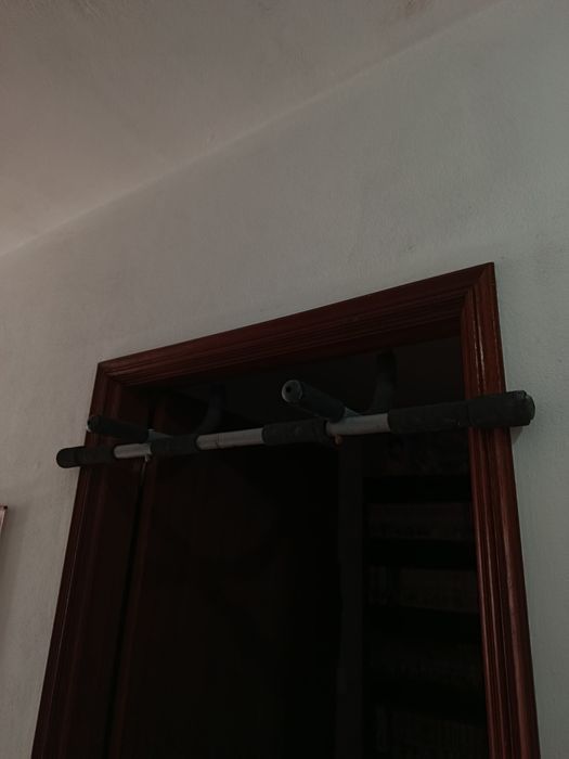 Barra de elevação para porta