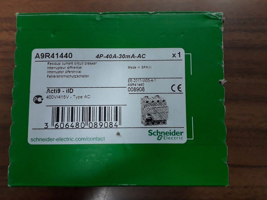 Schneider Three-Phase Residual Current Circuit Breaker 40 A 30 mA (NEW)64552480797314121