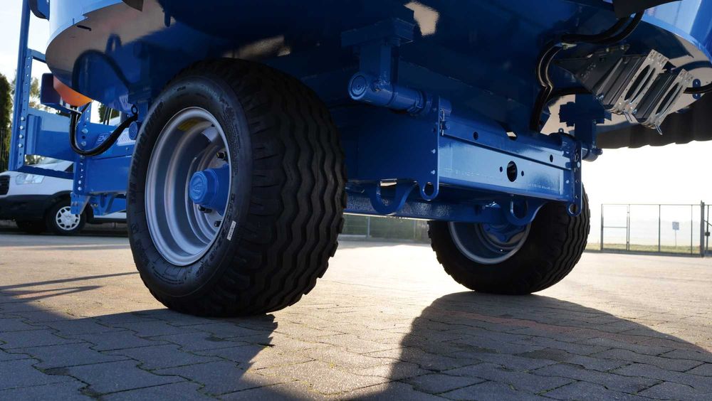 Wóz paszowy EUROMILK RINO FX 1000 HD [10m3]