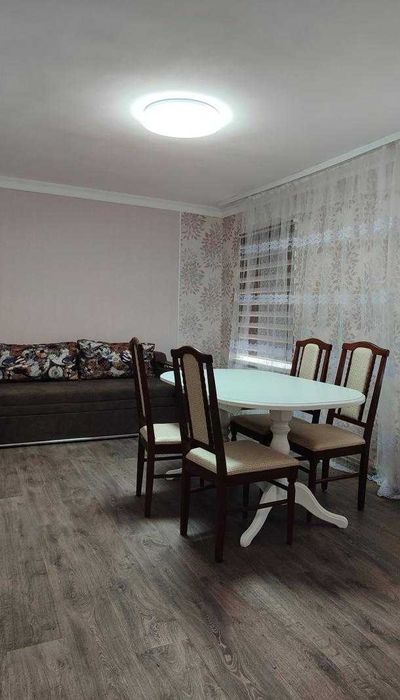 Продам 2-кімнатну квартиру в Дергачах р-н поліклініки центр.