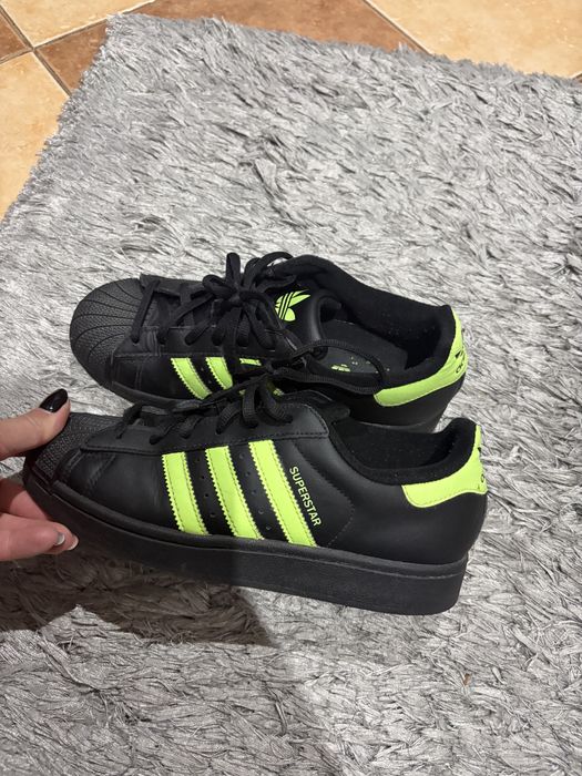 Adidas supersatr 38.5