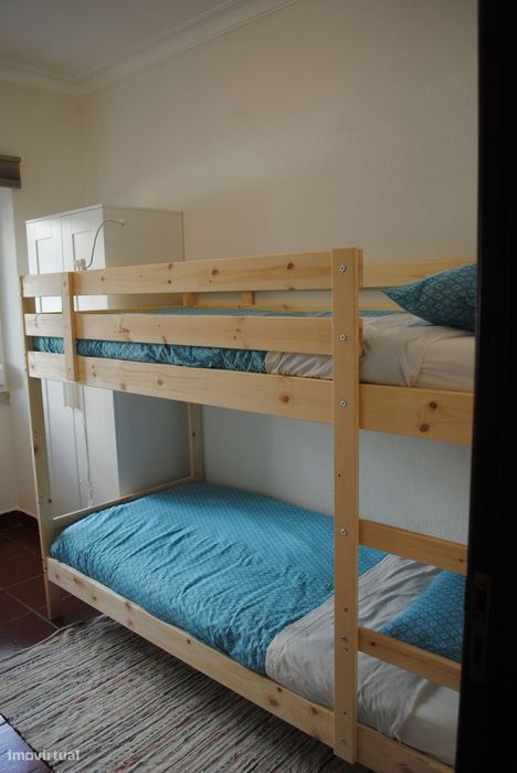 Apartamento T2 com terraço em Linda-a-Velha