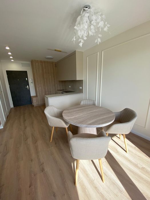Nowy blok, świeżo po wykończeniu, balkon - Widok 4