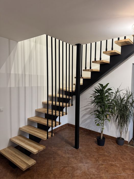 Schody, schody samonośne, schodo stalowe, metalowe, stelaż