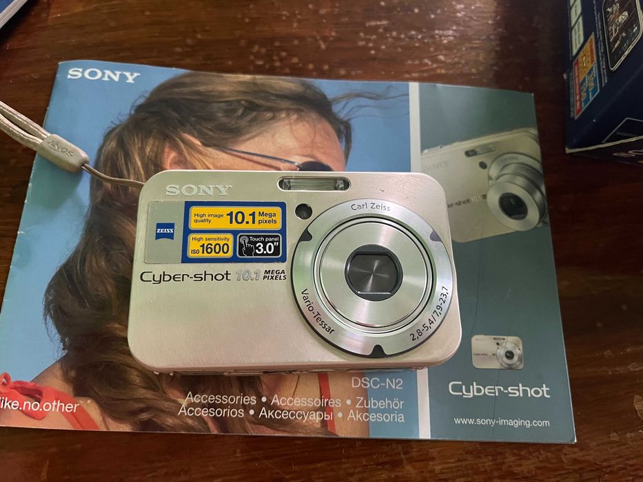 Продам фотоаппарат Sony Syber shot 10.1