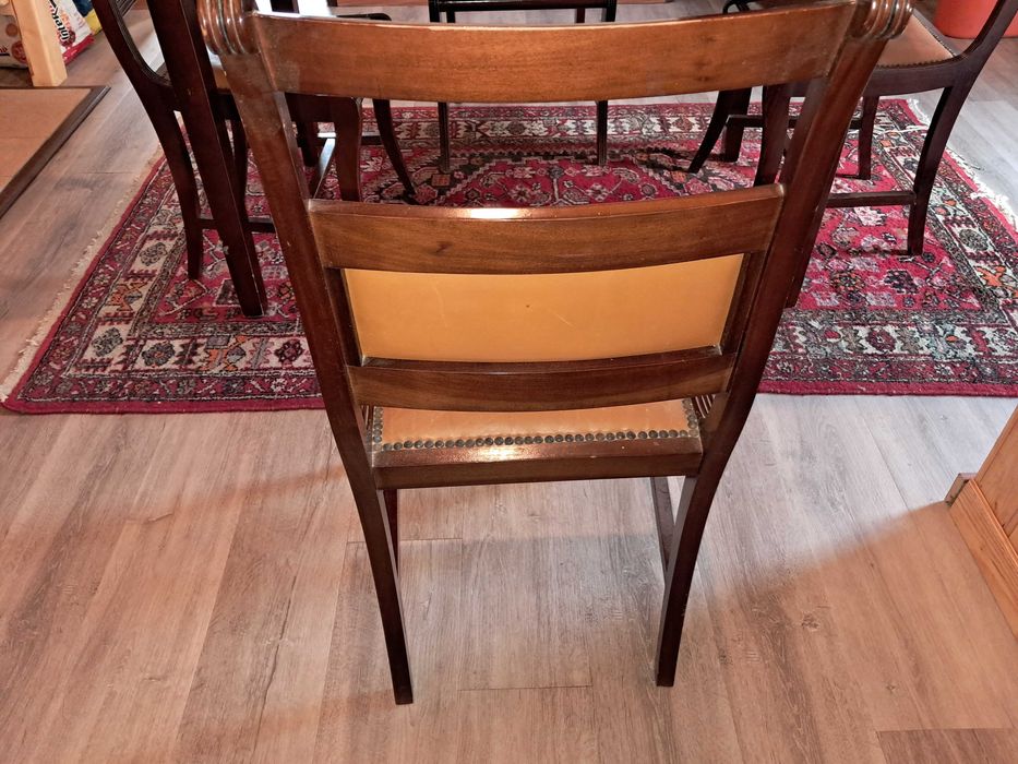 Mesa de jantar com 4 cadeiras