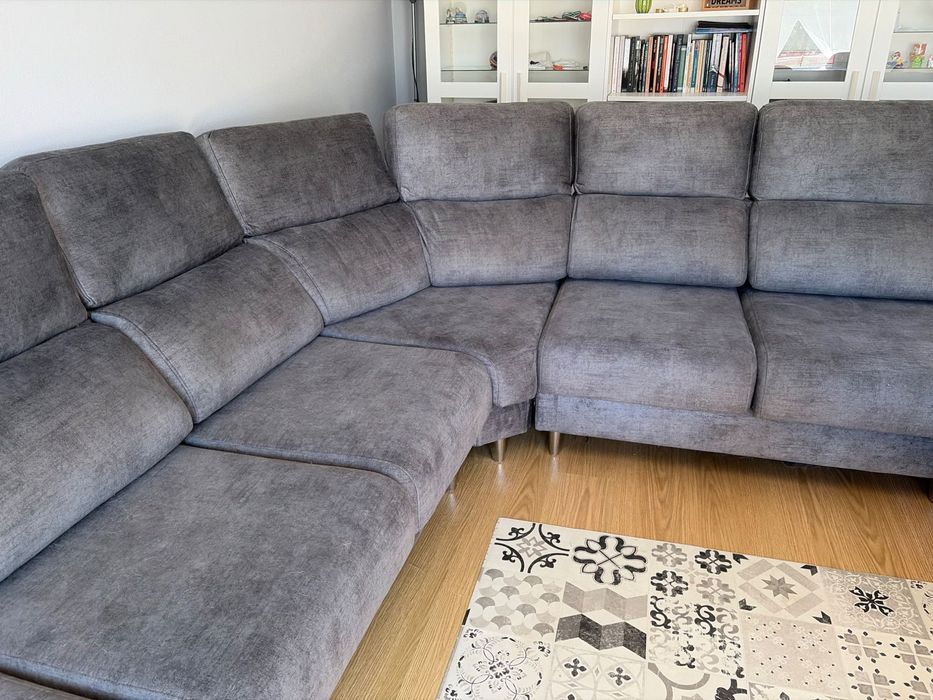 Sofás e mobilia de casa
