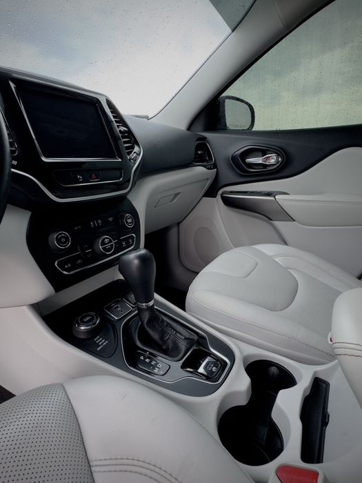 Jeep Cherokee 2019 VIN 1C4PJMDX0KD393679 фото оголошення 11 з 16