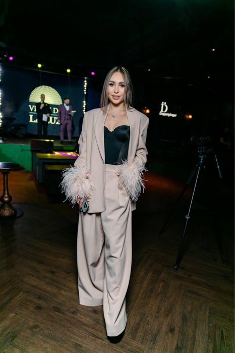 Продам костюм від Zara