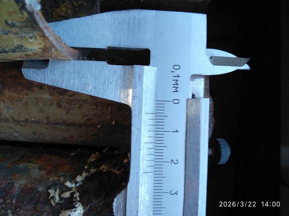 Трубы металлические сваренные круглые.