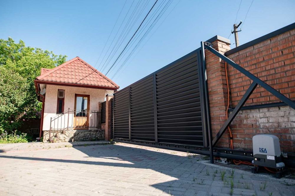 Продаж офісно-складського приміщення з земельною ділянкою у Львові