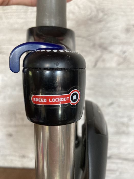 Велосипедная вилка SR SUNTOUR NCX