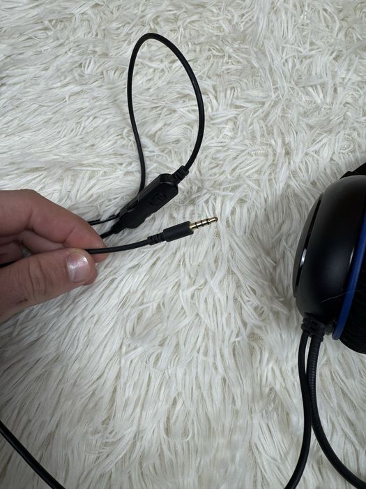 Ігорва гарнітура для спілкування і чату від hyper x для Sony PS 4-5