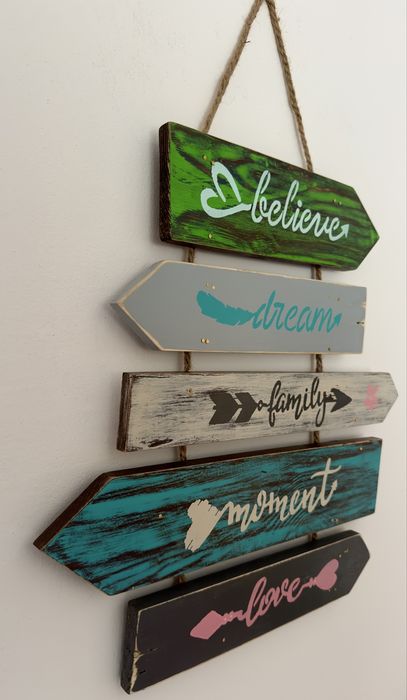 Placas decorativas em madeira