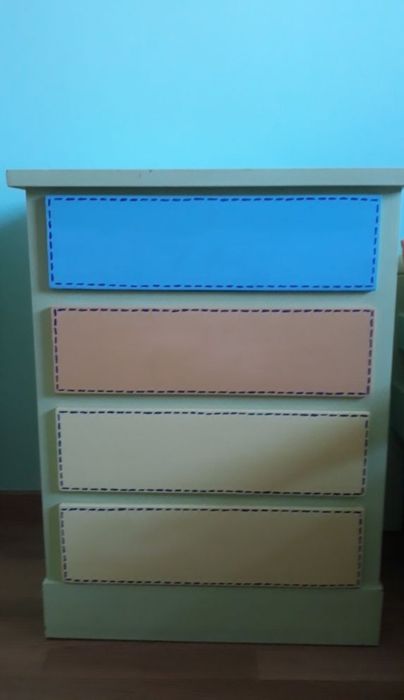 Mobília quarto criança 2 camas/cómoda/mesinha cabeceira pintada à mão