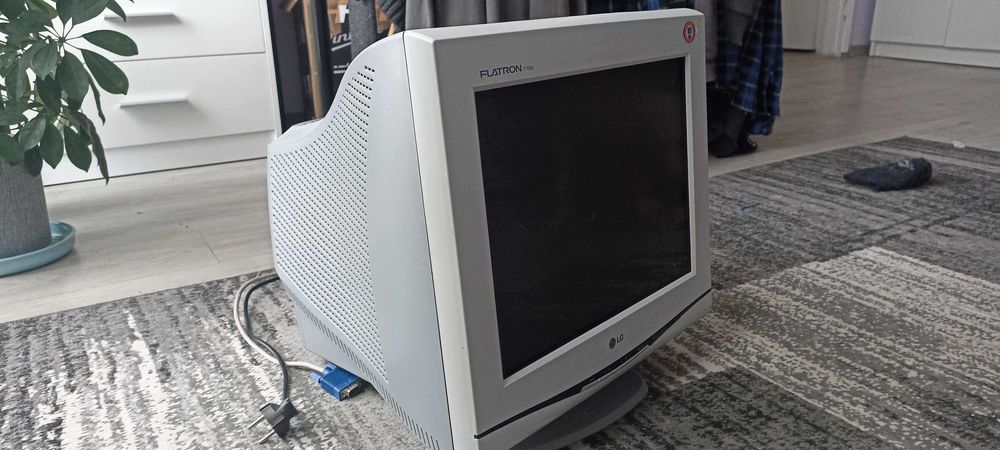 Monitor kineskopowy LG F700B