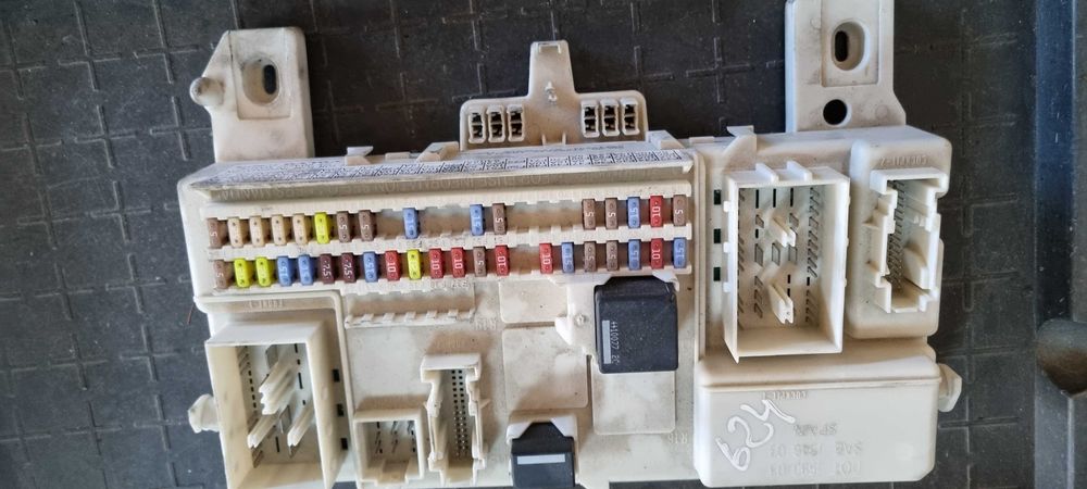 caixa fusíveis modulo Volvo 3125_4749