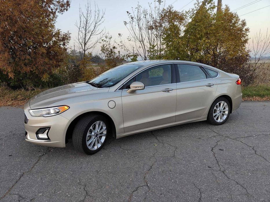 Ford Fusion Energy PlugIn Hybrid Titanium