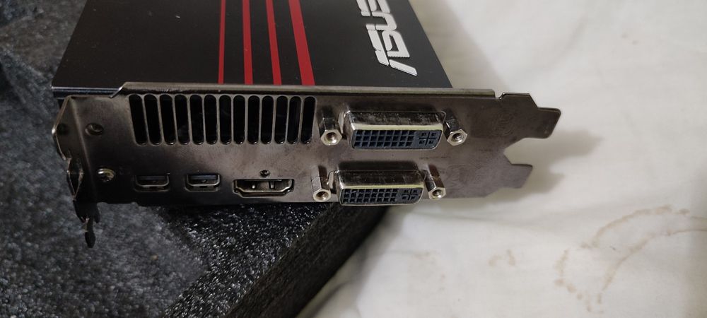 АРТЕФАКТЫ!!! Видеокарта HD6870