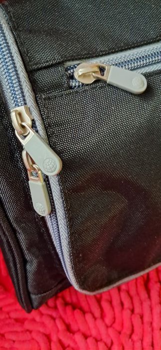 Męska kosmetyczka podróżna firmy World  Traveller.