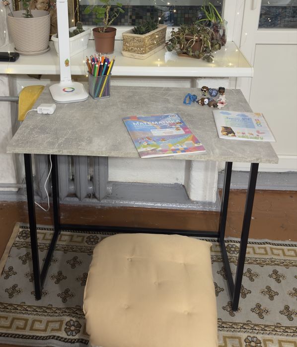 Стіл письмовий ,під ноутбук,трансформер