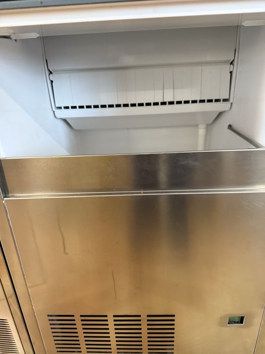 Maquina de gelo BREMA Cubo 45 kg Garantia e instalação