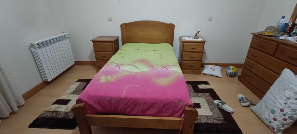 Cama solteiro mais mesinha