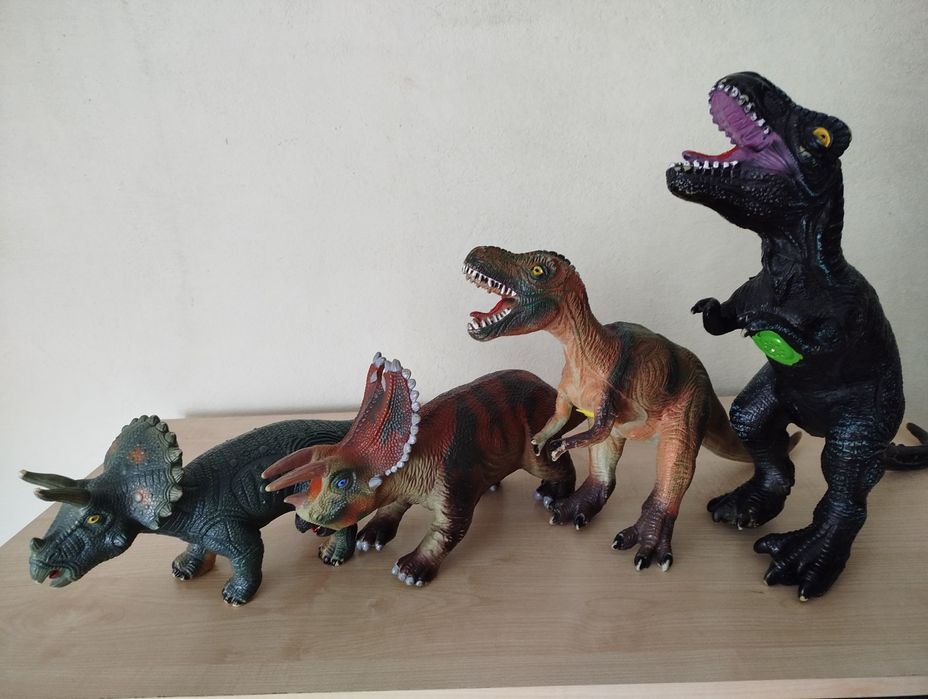 Динозавры на батарейках