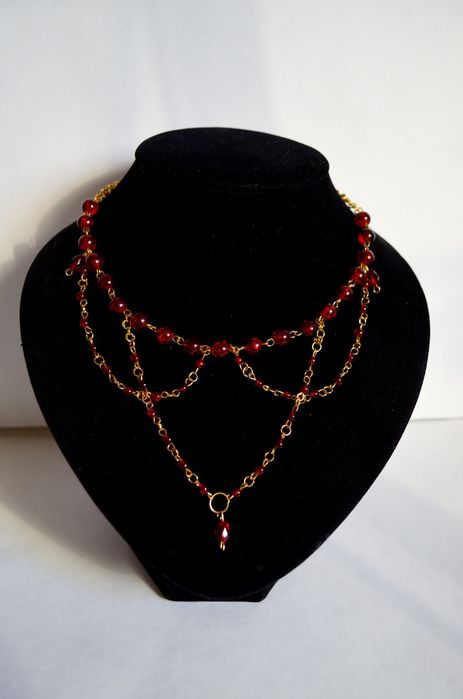 Czerwono złoty naszyjnik
