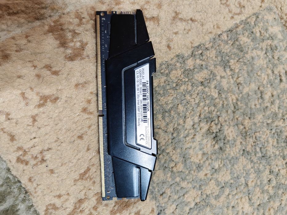 Оперативна пам'ять Gskill Ripjaws 1 x 16gb 3200mhz