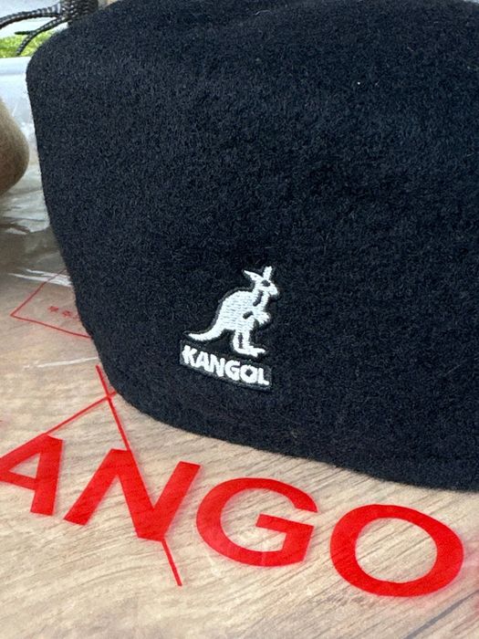 Берет Kangol кепка жиганка бандитка кепа беж/чорна М/Л