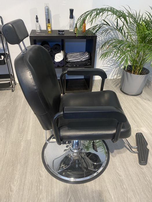 Rampa de lavagem de cabeleiro e cadeira de barbeiro