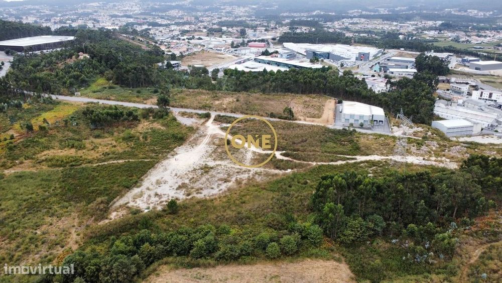 Terreno Industrial l 1210m2 l Ferreira