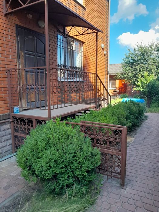 Оренда  окремої  3к.кв. 150м.кв з гаражом (або продам) в будинку на два окремі входи.